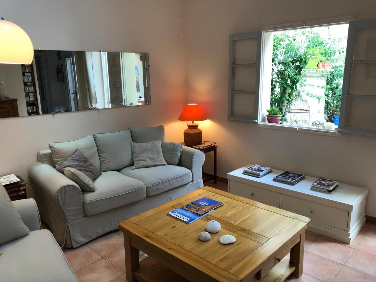 Couleurs De Camargue Bed & Breakfast Beauvoisin  Екстериор снимка